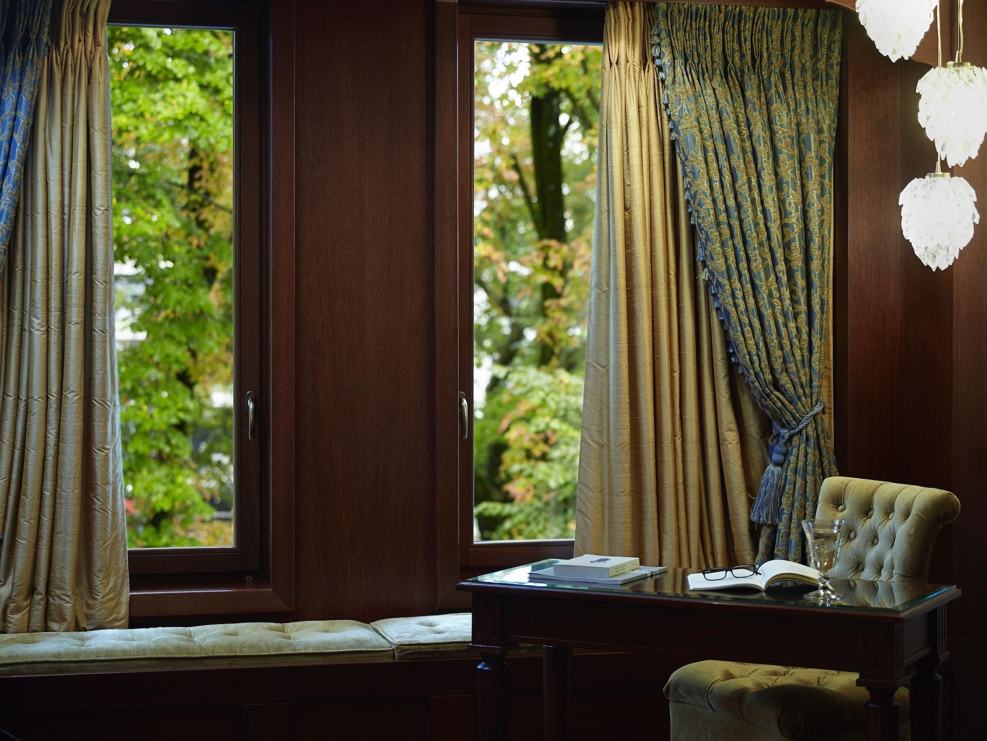 ホテル グランド セライ コングレス&スパ ヨアニナ エクステリア 写真 A room at the hotel