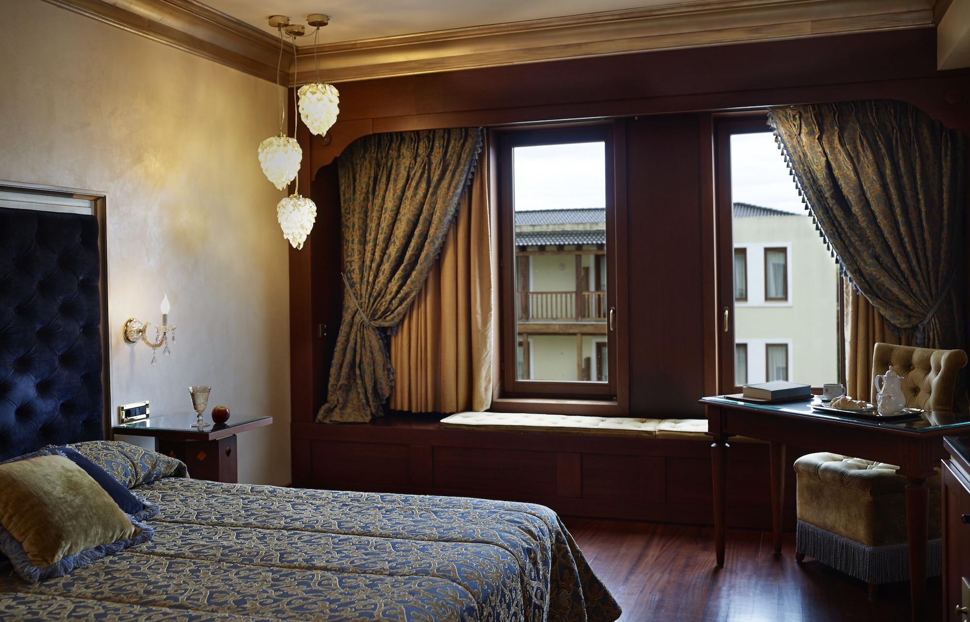 ホテル グランド セライ コングレス&スパ ヨアニナ エクステリア 写真 A room at the hotel