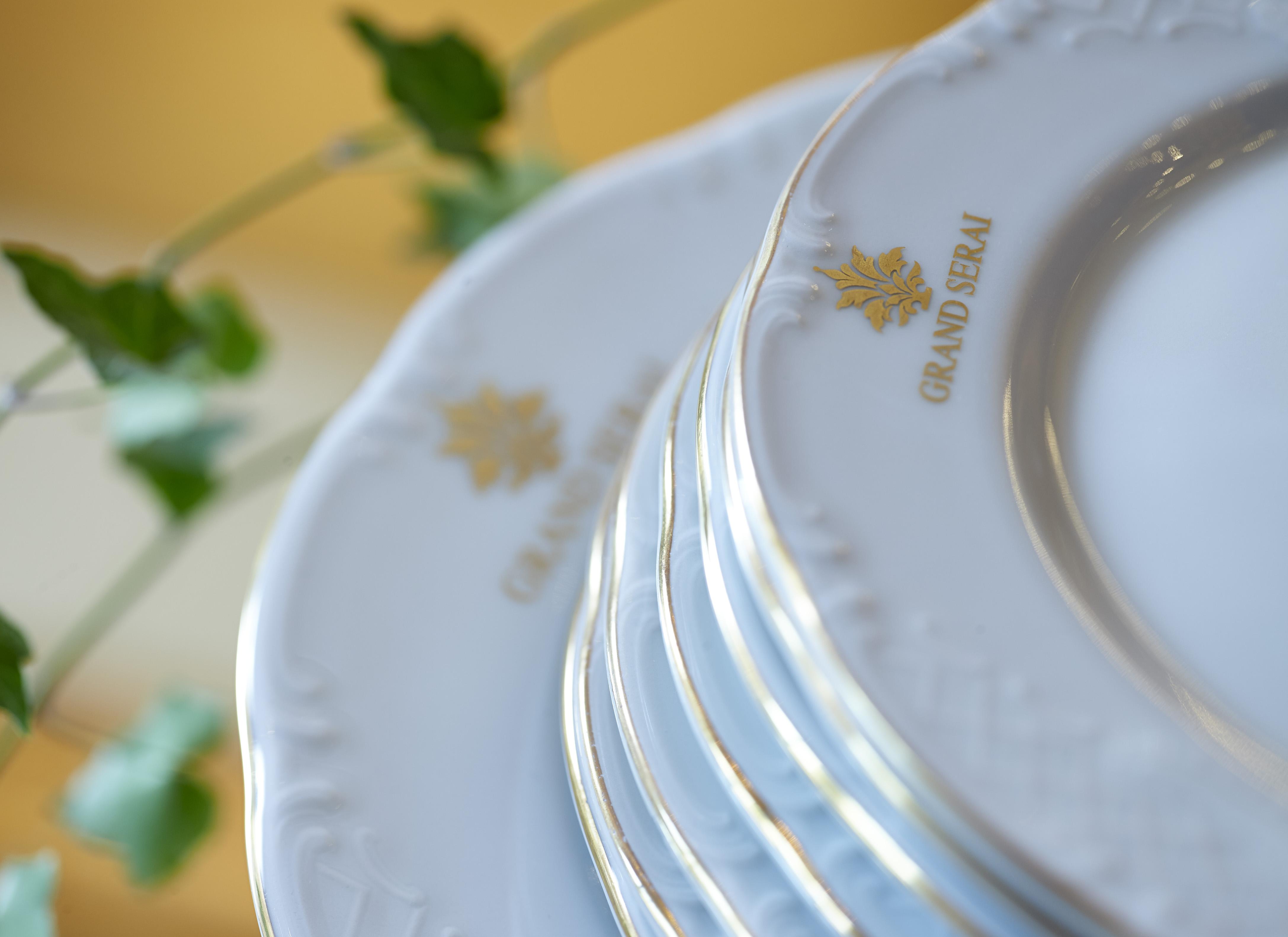 ホテル グランド セライ コングレス&スパ ヨアニナ エクステリア 写真 Dinnerware