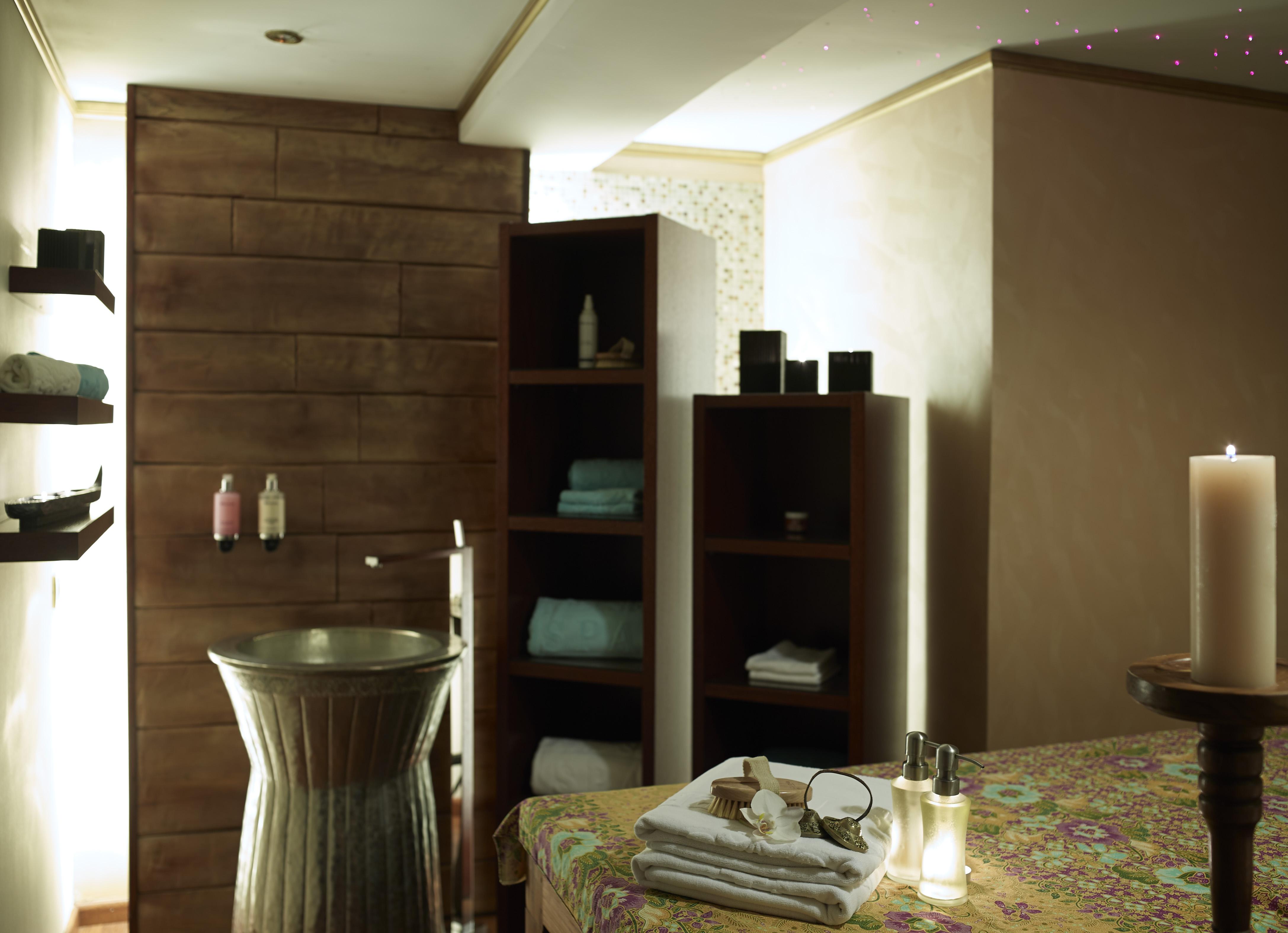 ホテル グランド セライ コングレス&スパ ヨアニナ エクステリア 写真 A spa treatment room