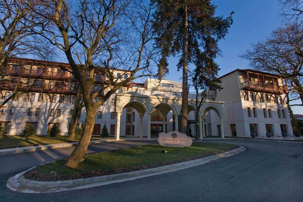 ホテル グランド セライ コングレス&スパ ヨアニナ エクステリア 写真 The main entrance of the University of Novi Sad